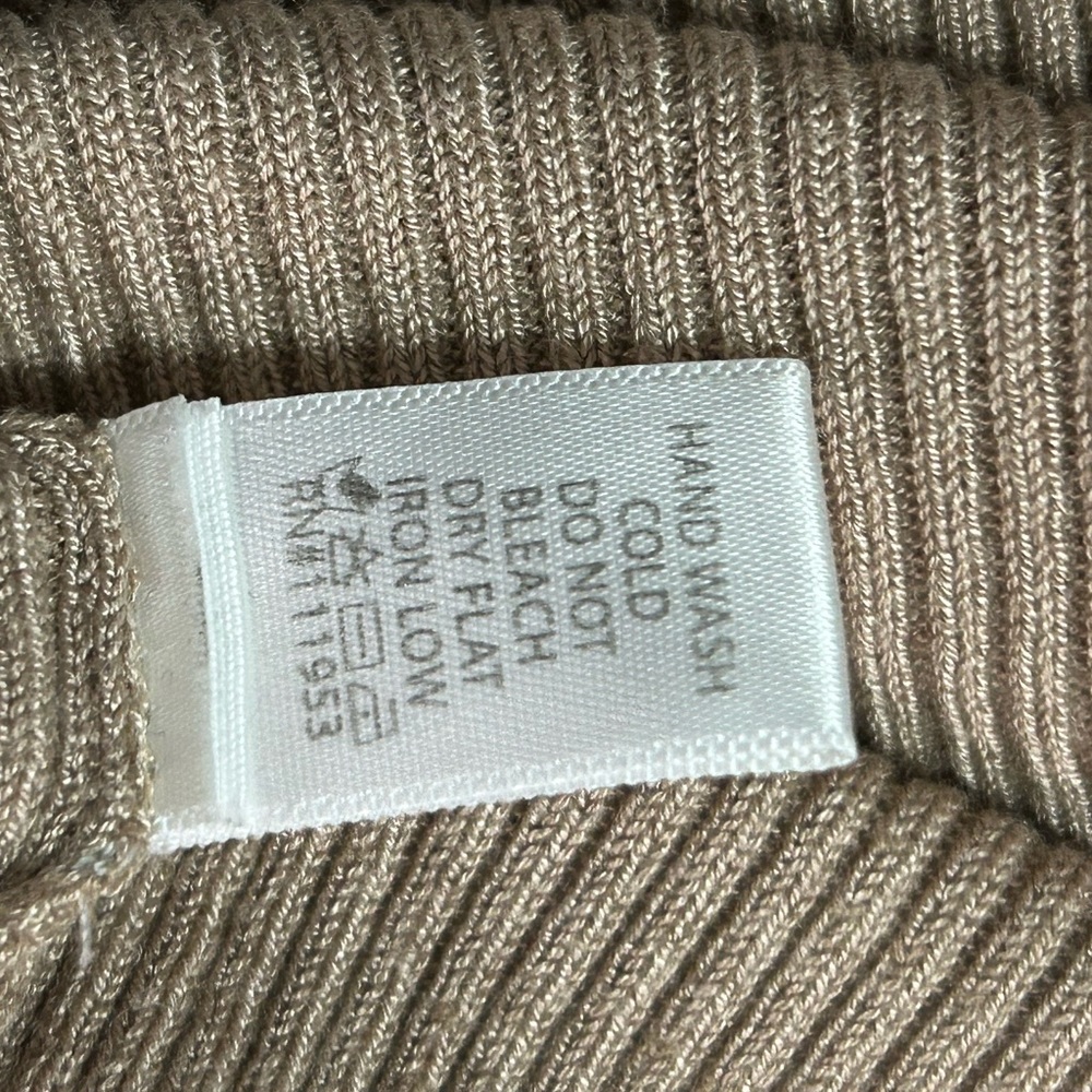 Active USA Ribbed Turtleneck - Picture 4 of 4